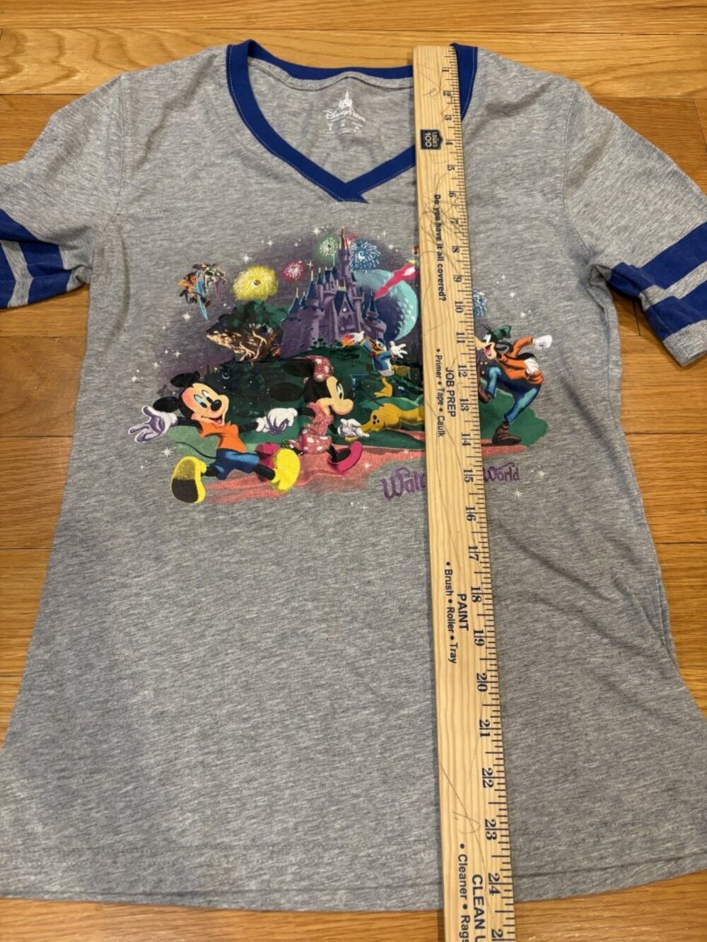 Disney parks Size Small (S) Theme Park Character Graphic V-Neck Tee - Picture 5 of 5